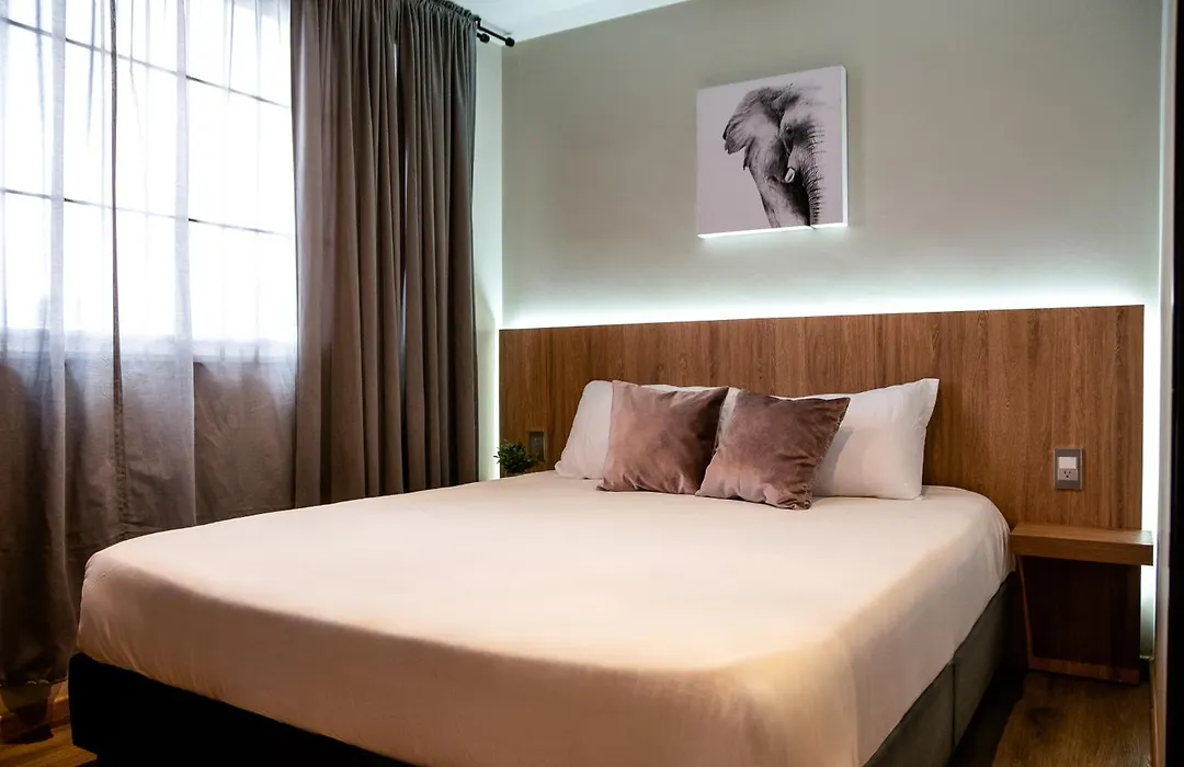 Skyhub Hotel *